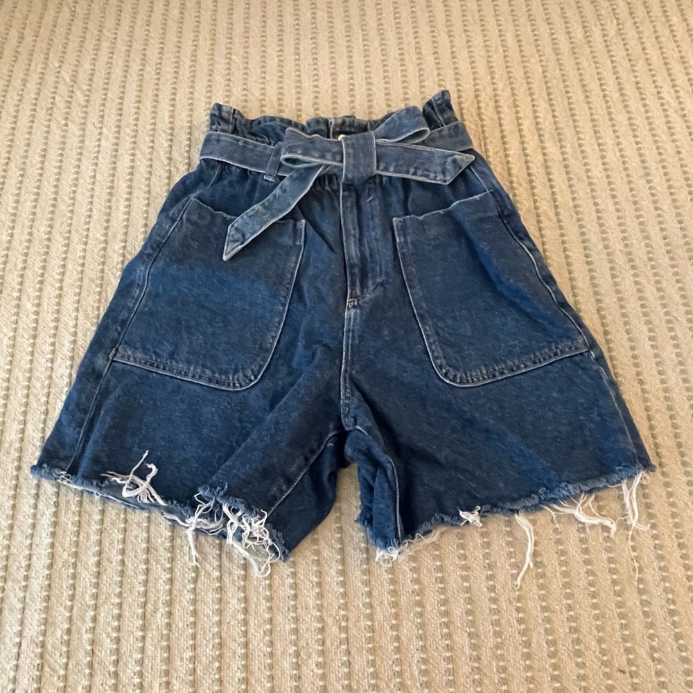 Zara - Denim High Rise Frayed Hem Women's Shorts - Size: 2